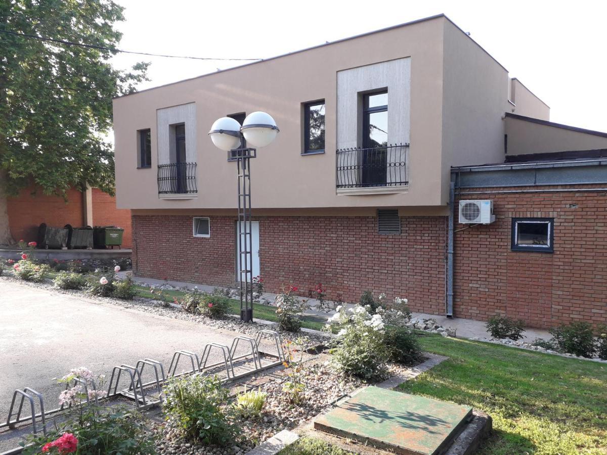 Hotel Marina Oasa Grocka Εξωτερικό φωτογραφία